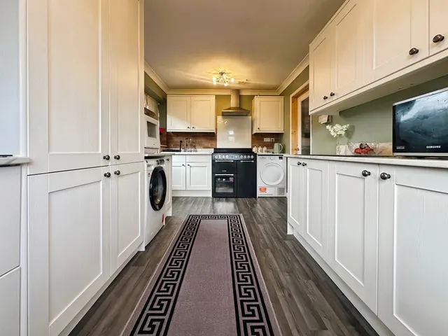 Photo 2 — Tollgate Close, Oakley, Basingstoke, Hampshire, RG23 7BH