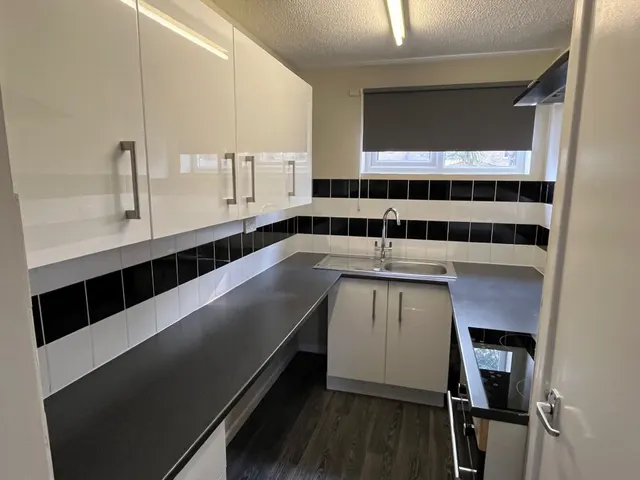 Photo 2 — Heath Court, Trimley St Martin, Felixstowe, Suffolk, IP11 0YQ