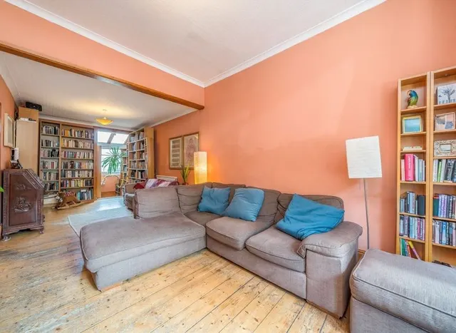 Photo 3 — Mildenhall Road, Clapton, E5