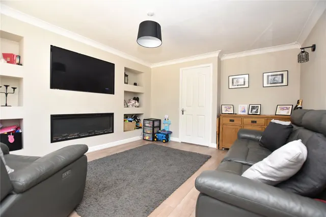 Moorfield, Gildersome, LS27, photo 2