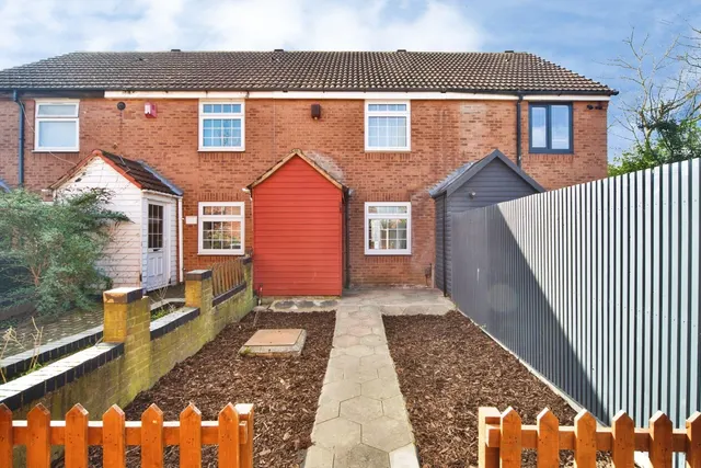 Fraser Close, Beckton, London, E6, photo 1