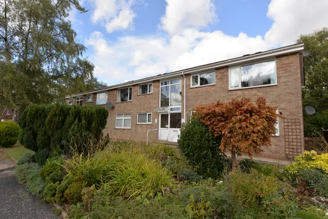 Charnwood Crescent, Chandler's Ford, SO53, photo 1
