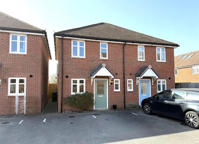 Oaksheath Gardens, Worthing, photo 1