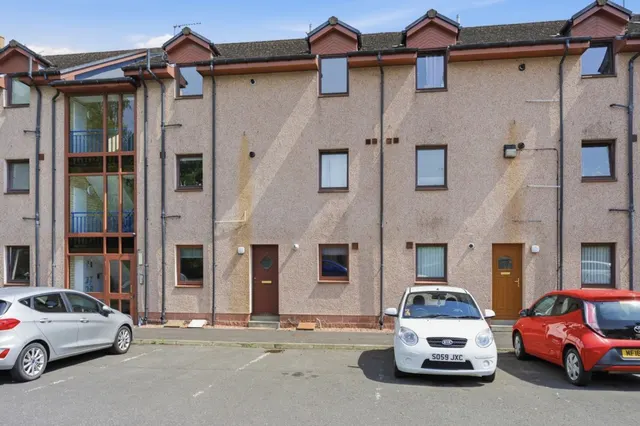 Oliphant Court, photo 1