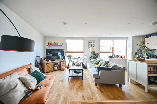 Flat 516, Ink Court, 419 Wick Lane, London, photo 1