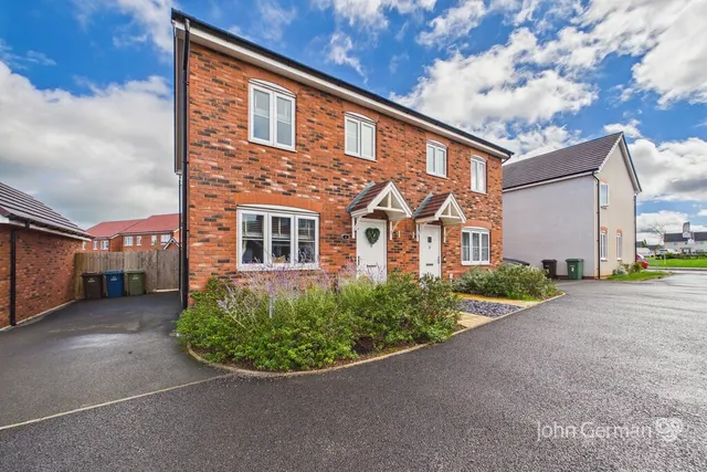 Marigold Place, Stafford, photo 1