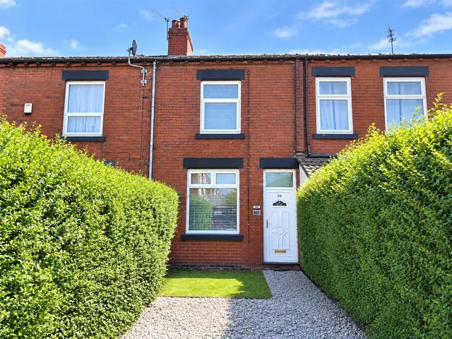 Hilton Fold Lane, Middleton, M24, photo 1
