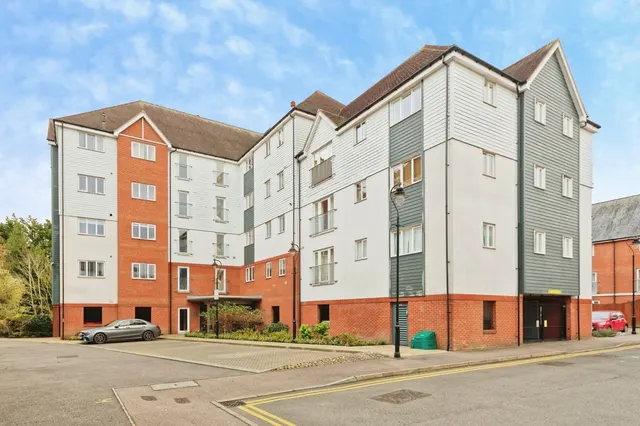 Westwood Drive, Canterbury, Kent, CT2, photo 1