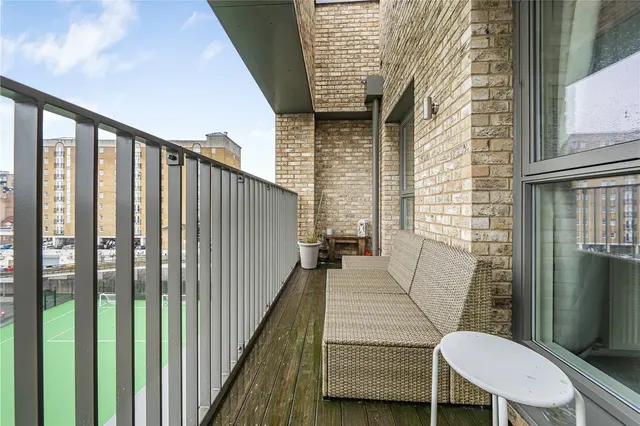 Selbourne Avenue, Hounslow, TW3, photo 3