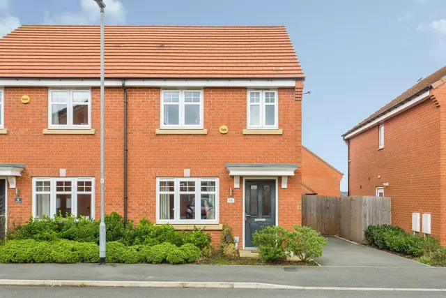 Burkwood Drive, Wakefield, WF1, photo 1