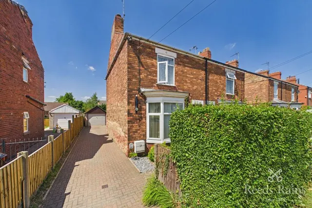 Shireoaks Common, Shireoaks, S81, photo 1