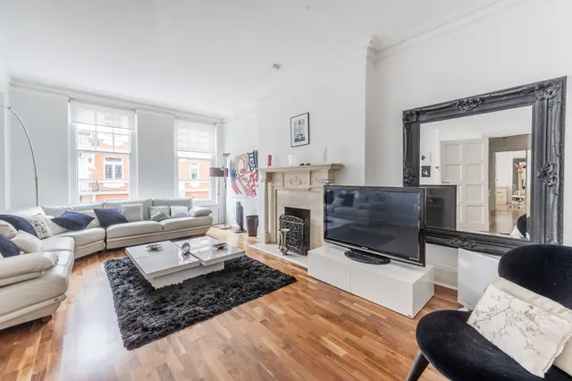 32 Lincoln House, Basil Street, London, photo 1