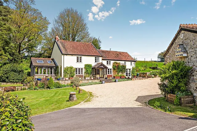 Combe St. Nicholas, Chard, TA20, photo 1