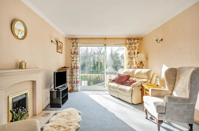 Photo 2 — Courtlands Crescent, Banstead, SM7 2PJ