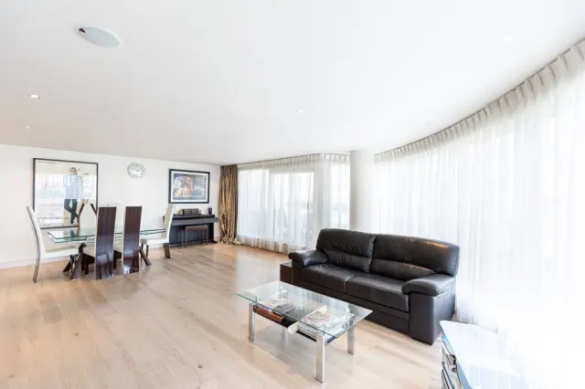 Townmead Road, Imperial Wharf, SW6, photo 1
