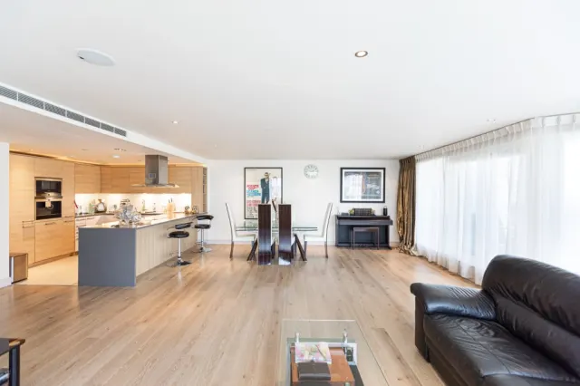 Townmead Road, Imperial Wharf, SW6, photo 2