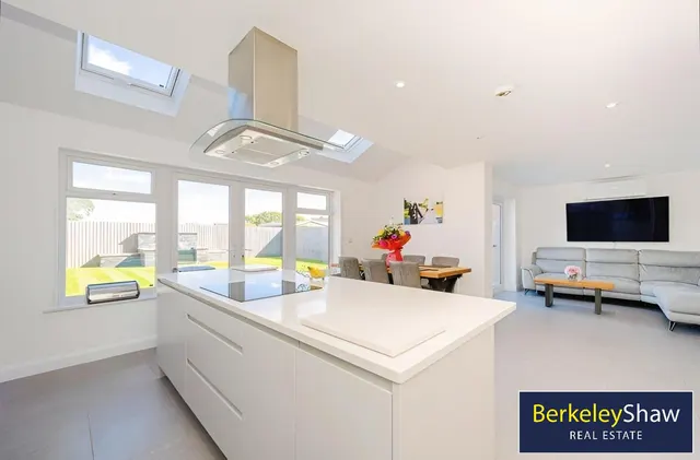 Stoneleigh Park, Thornton, L23, photo 2