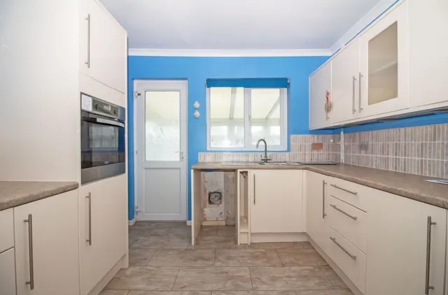 Photo 2 — Sunnymead Drive, Waterlooville, PO7 6DA