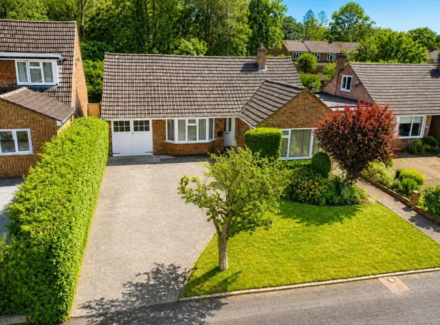 Frere Avenue, Fleet, photo 1