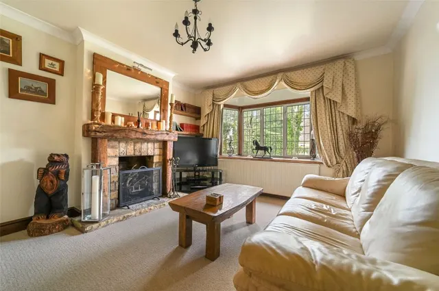 House Under Offer with 4 bedrooms in Sawbridgeworth, CM21, photo 3