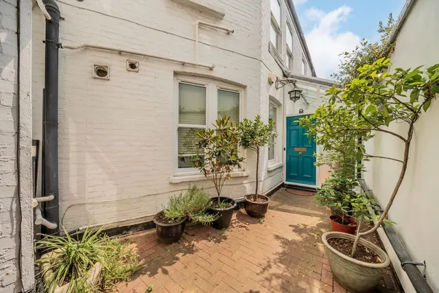 Berrymede Road, W4, photo 1