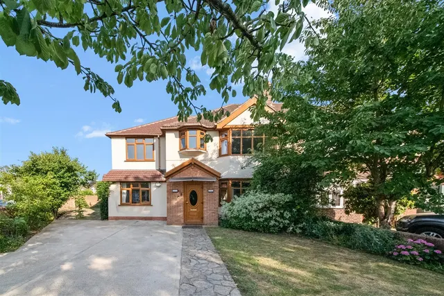 Shelley Crescent, Heston, photo 1