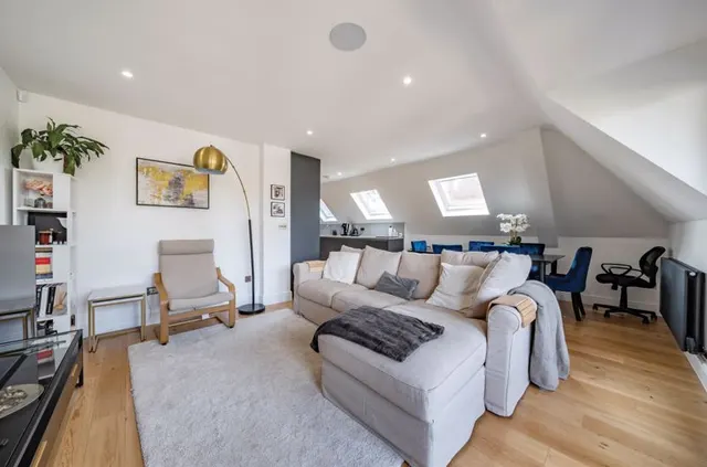 158 Foxley Lane, Purley CR8 3BW, photo 1