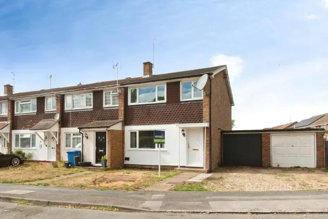 Berrybank, College Town, GU47, photo 1