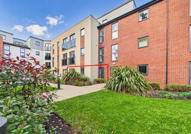 West Midlands, Wolverhampton, WV6, photo 1