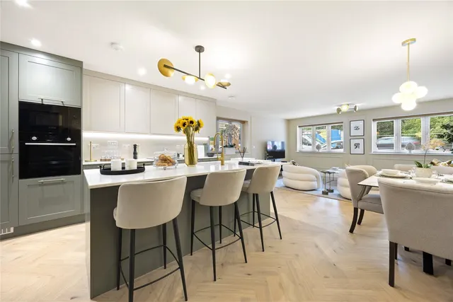 Brooklands Road, Weybridge, KT13, photo 1