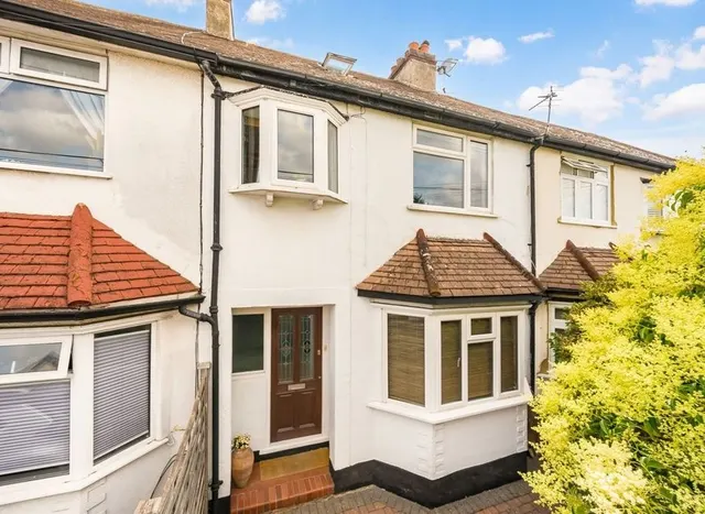 Ditton Hill Road, Surbiton, KT6, photo 1