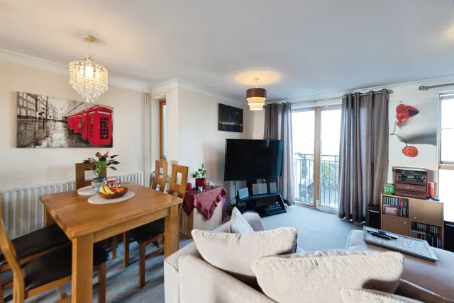 Rowan Close, Lee-on-the-Solent, PO13, photo 3