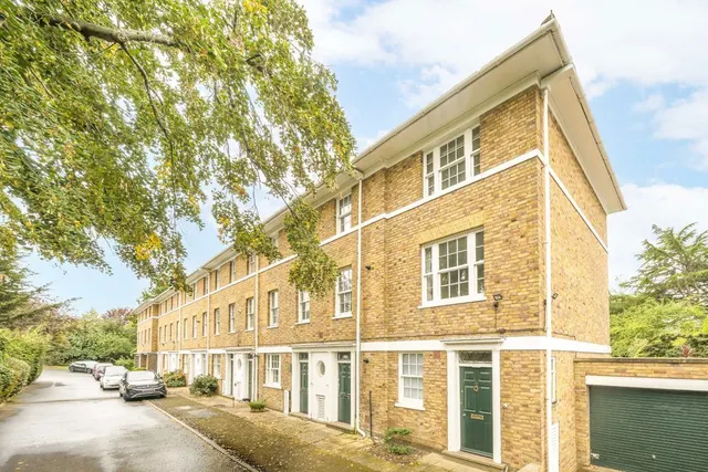 4 bedroom property, Langford Green, SE5