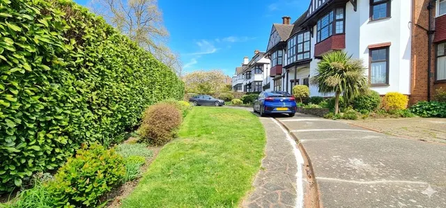 Photo 3 — 58 Chalkwell Avenue, Westcliff-On-Sea, Essex, SS0 8NN