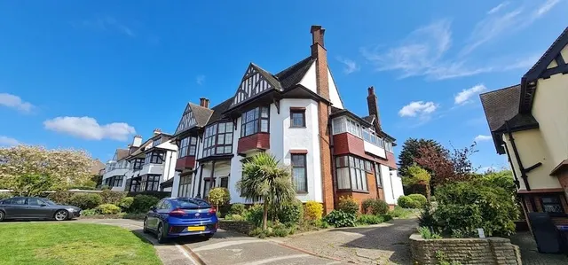 58 Chalkwell Avenue, Westcliff-On-Sea, Essex, SS0 8NN, photo 1