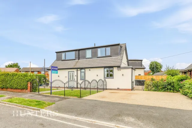 Milbury Drive, Hollingworth Lake, OL15, photo 1