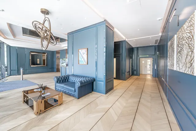 Photo 2 — B22, Lighterman Towers, London