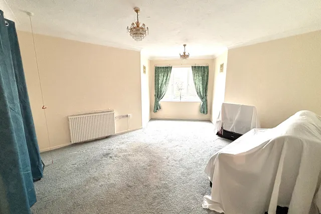 Orchid Court Albany Place, Surrey Egham, TW20, photo 2