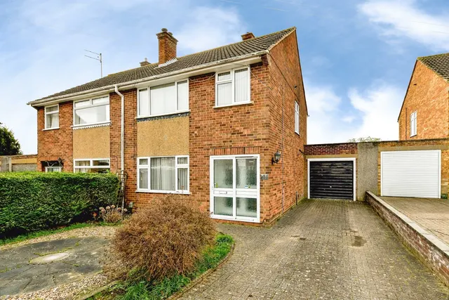 Wellingham Avenue, Hitchin, photo 1