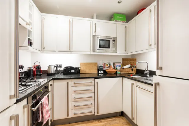 Photo 3 — 1 Lord Raglan Court, 139 Southgate Road, London