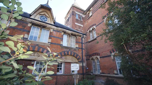 Clock Court, Wanstead, photo 1