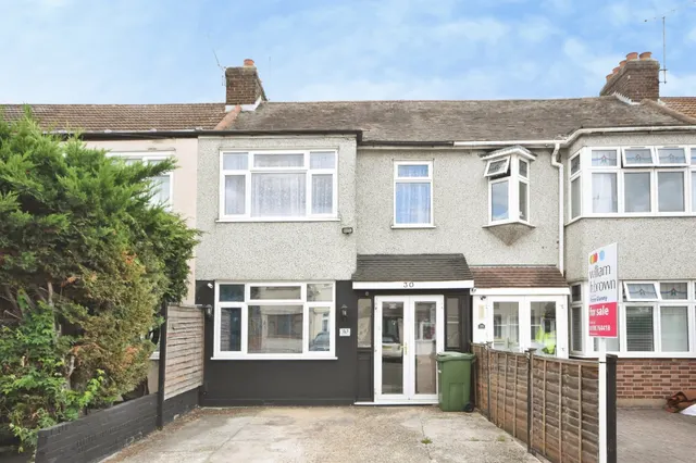Beechfield Gardens, Romford, photo 1