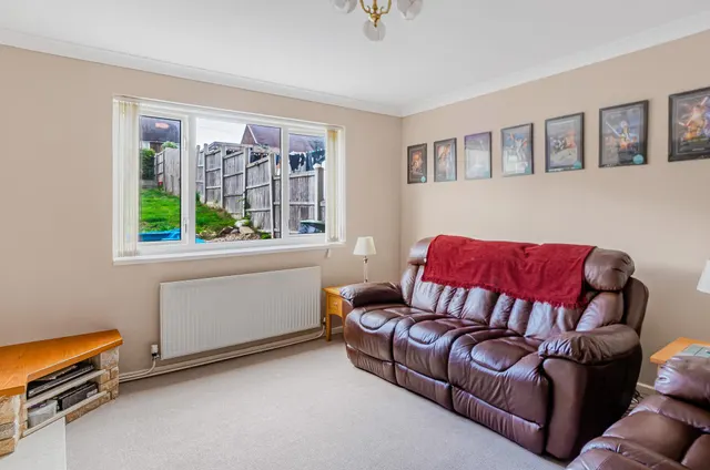 Hillman Drive, Inkersall, S43, photo 2