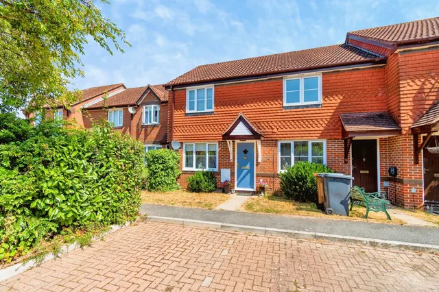 Neville Drive, ROMSEY, photo 1