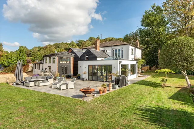 Horsham Road, Mid Holmwood, RH5, photo 1