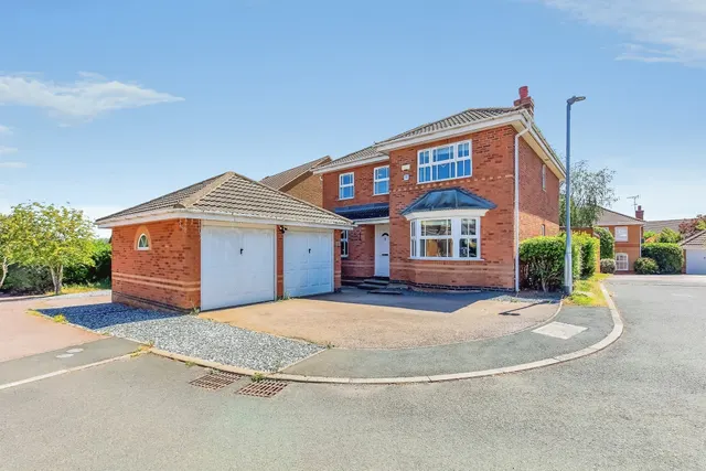 Wilkie Close, KETTERING, photo 1