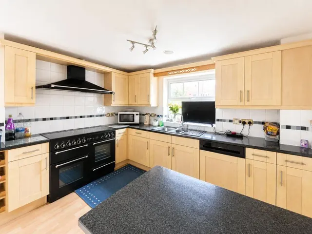 Arbery Way, Arborfield, RG2, photo 3