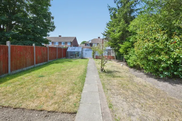 Photo 3 — High Road, Broxbourne
