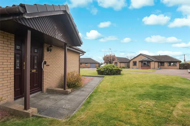 Photo 3 — Annathill Gardens, Annathill, Coatbridge, North Lanarkshire, ML5