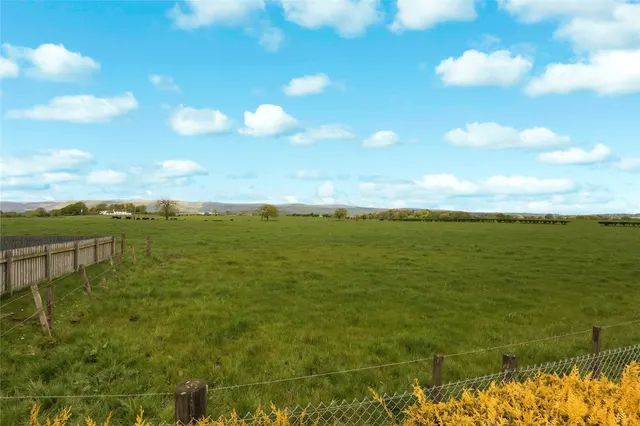 Photo 2 — Annathill Gardens, Annathill, Coatbridge, North Lanarkshire, ML5